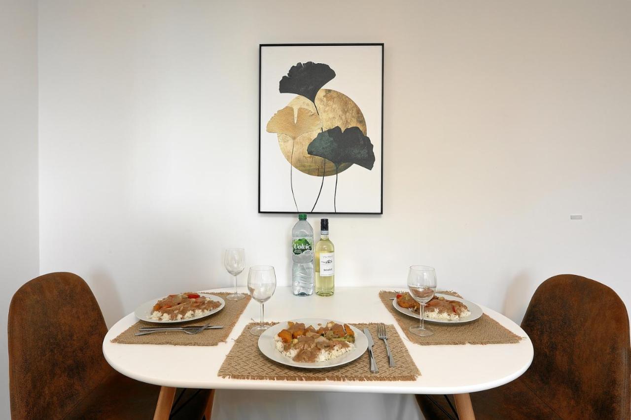 Stay&Dream - 75M² - Two Bedrooms - Kitchen - Netflix เอสเซน ภายนอก รูปภาพ